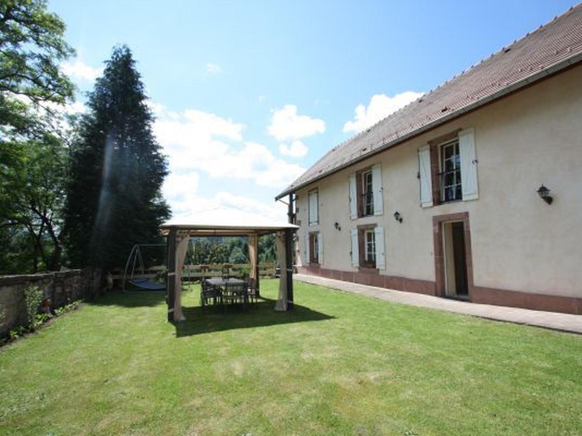 Chambre Violette Dans Batisse Du 18E Siecle Au Calme - Fr-1-589-710 Acomodação com café da manhã Moyenmoutier Exterior foto